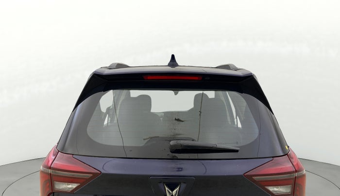 2022 Mahindra XUV700 AX 5 P AT 5 STR, Petrol, Automatic, 32,275 km, Rear Windshield