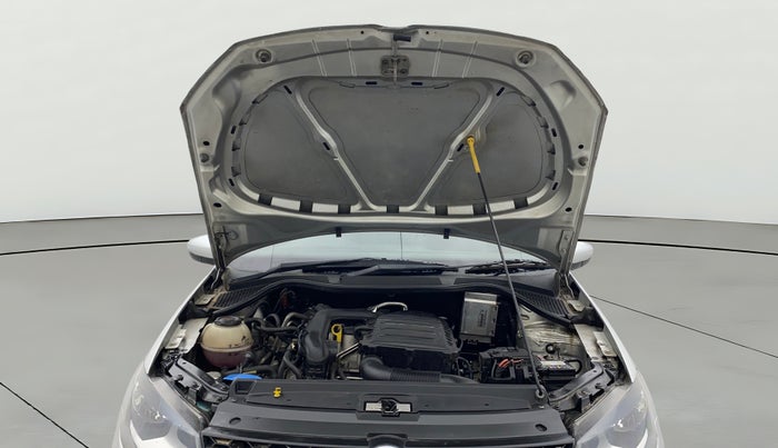 2022 Volkswagen Polo HIGHLINE PLUS 1.0L TSI, Petrol, Manual, 32,468 km, Open Bonet