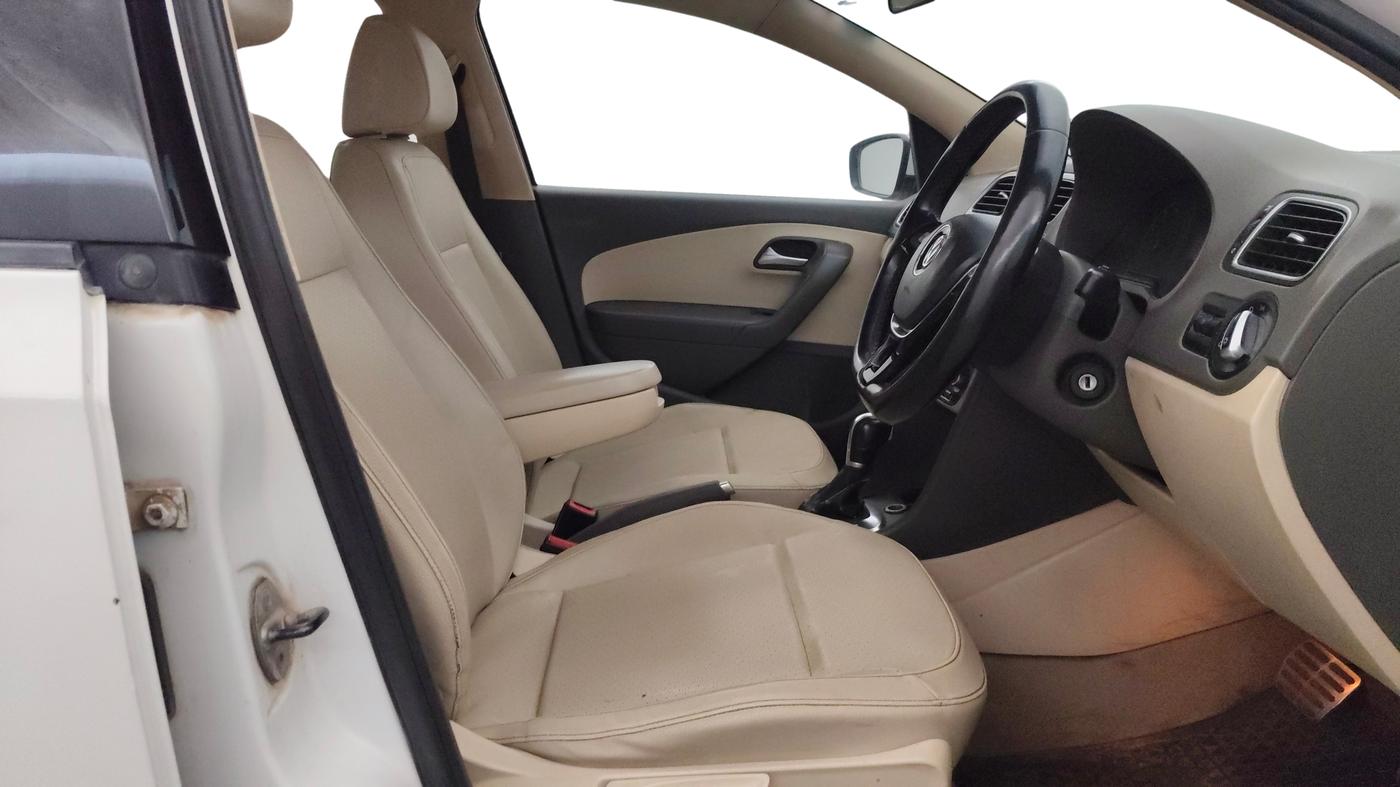 2015 Volkswagen Vento HIGHLINE PETROL AT, Petrol, Automatic, 60,126 km, Right Side Front Door Cabin