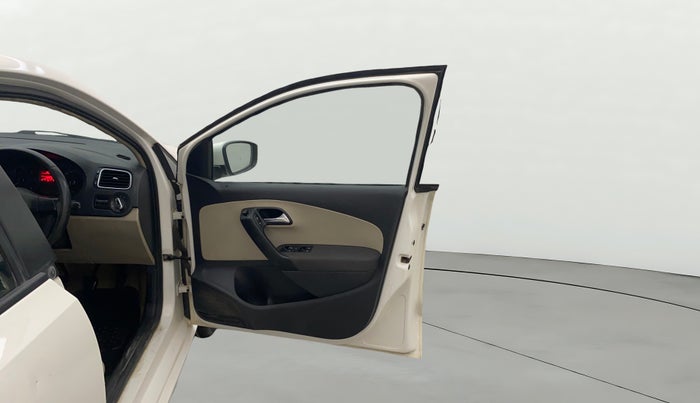 2013 Volkswagen Polo HIGHLINE DIESEL, Diesel, Manual, 88,482 km, RHS Front Door