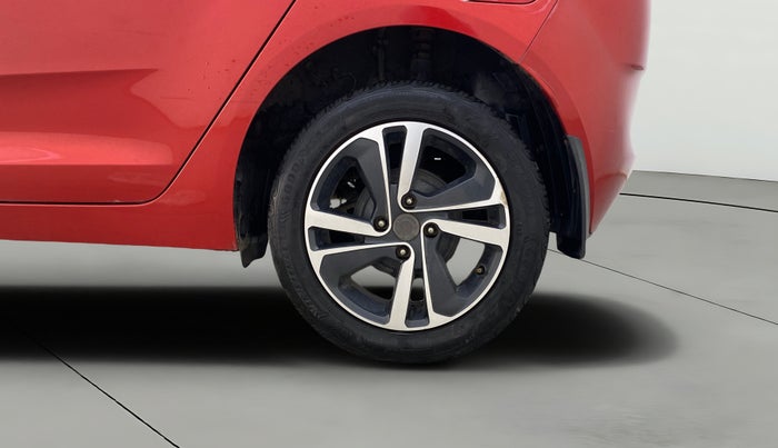 2023 Tata ALTROZ XZ PLUS O SUNROOF CNG, CNG, Manual, 30,355 km, Left Rear Wheel