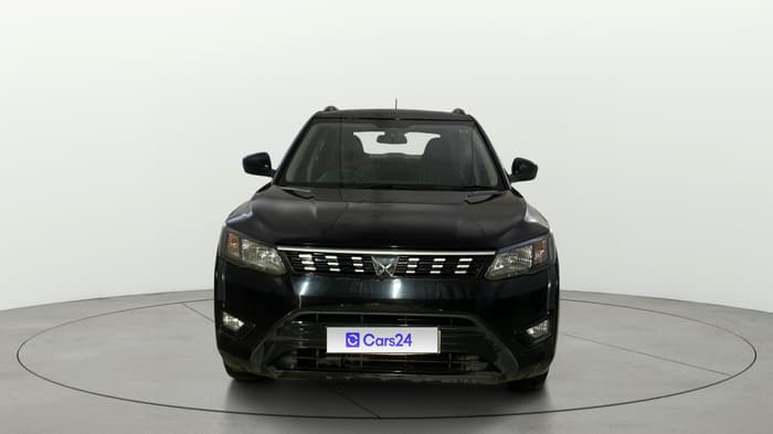 2023 Mahindra XUV300 W6 1.2 PETROL, Petrol, Manual, 25,335 km, Front