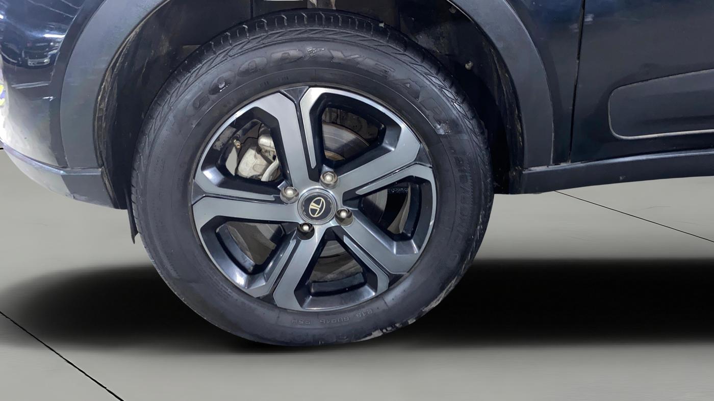 2023 Tata NEXON XZA PLUS LUX SUNROOF DARK PETROL, Petrol, Automatic, 23,369 km, Left Front Wheel