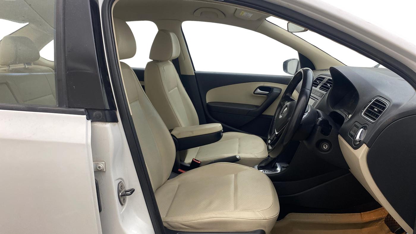 2019 Volkswagen Vento HIGHLINE PLUS 1.2 AT, Petrol, Automatic, 63,390 km, Right Side Front Door Cabin