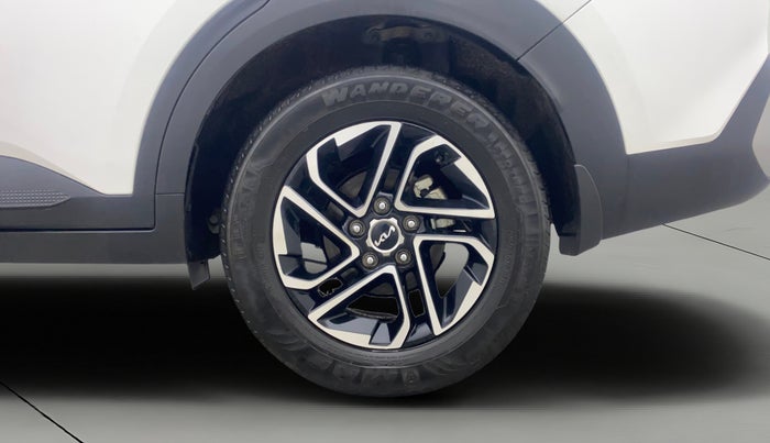 2022 KIA CARENS PRESTIGE PLUS 1.5 DIESEL 7 STR, Diesel, Manual, 35,085 km, Left Rear Wheel