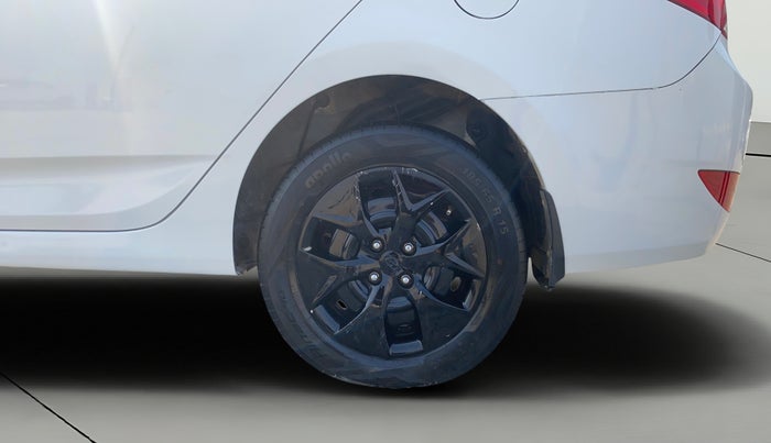 2016 Hyundai Verna 1.6 CRDI S, Diesel, Manual, 91,205 km, Left Rear Wheel