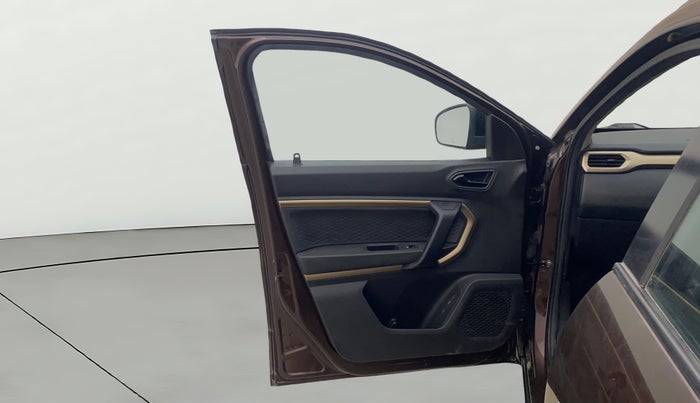 2022 Renault Kiger RXT (O) MT, Petrol, Manual, 48,973 km, LHS Front Door