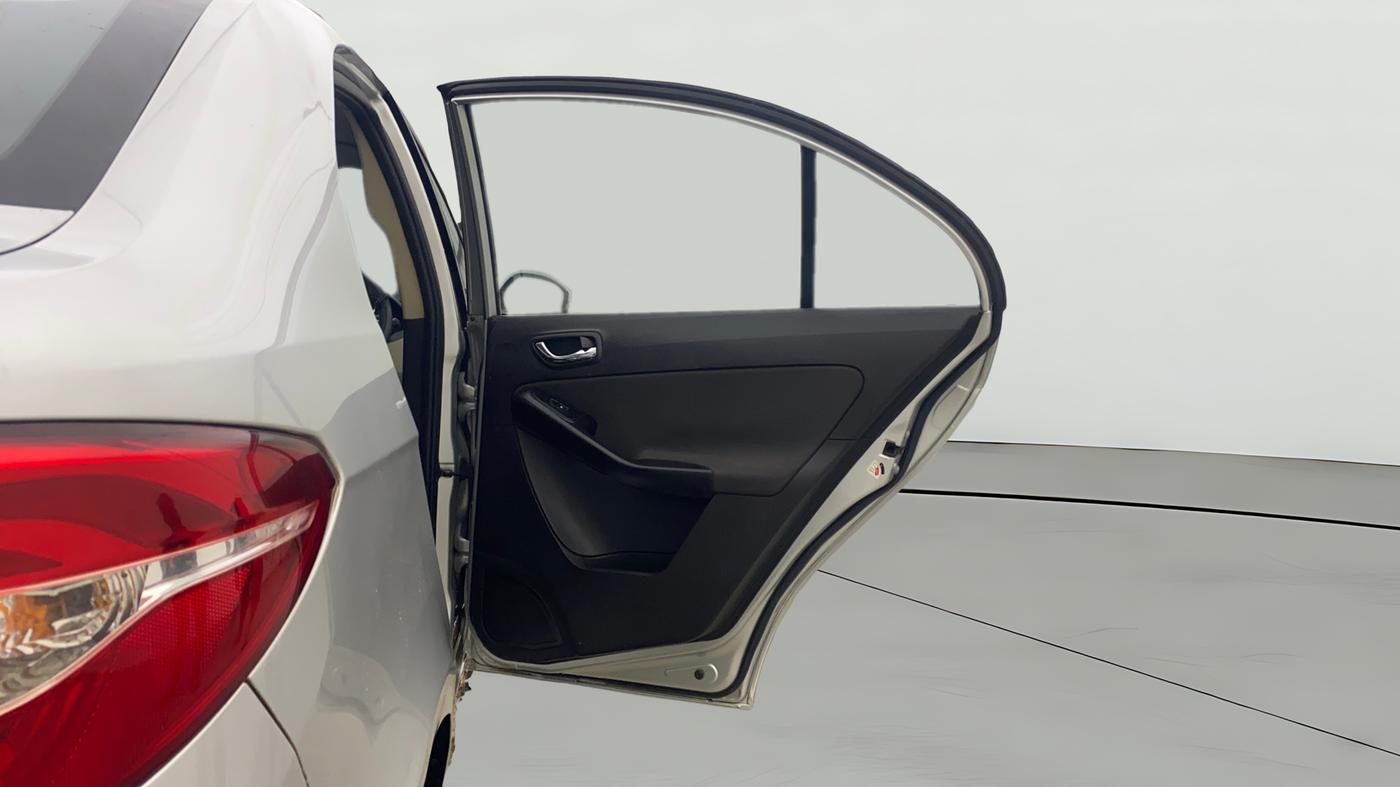 2017 Tata Zest XT PETROL, Petrol, Manual, 64,794 km, RHS Rear Door