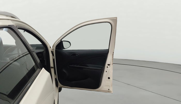 2014 Toyota Etios CROSS 1.2 G, Petrol, Manual, 78,066 km, RHS Front Door