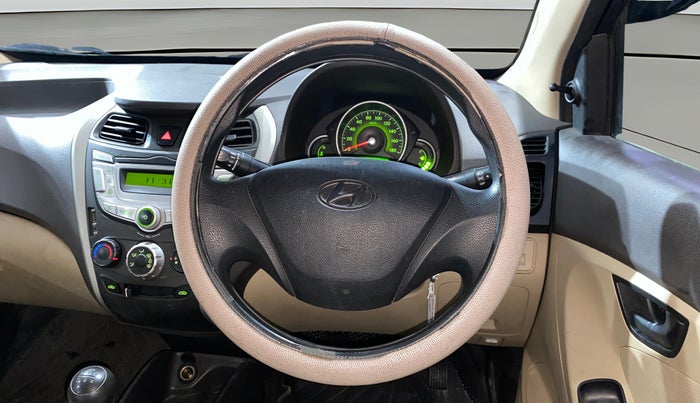 2017 Hyundai Eon MAGNA +, Petrol, Manual, 16,511 km, Steering Wheel Close Up