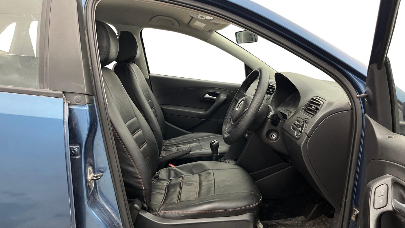 2018 Volkswagen Ameo TRENDLINE 1.0L, Petrol, Manual, 61,598 km, Right Side Front Door Cabin