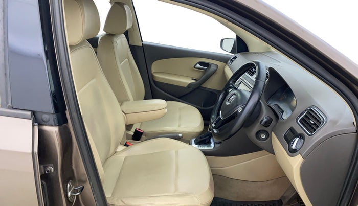 2017 Volkswagen Vento HIGHLINE PLUS 1.5 AT 16 ALLOY, Diesel, Automatic, 1,14,563 km, Right Side Front Door Cabin