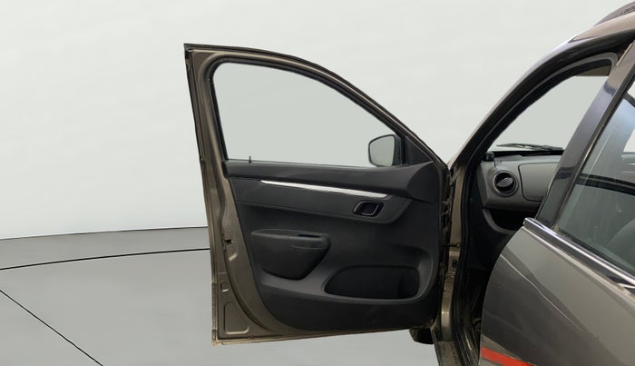 2016 Renault Kwid RXT 1.0, Petrol, Manual, 53,228 km, LHS Front Door