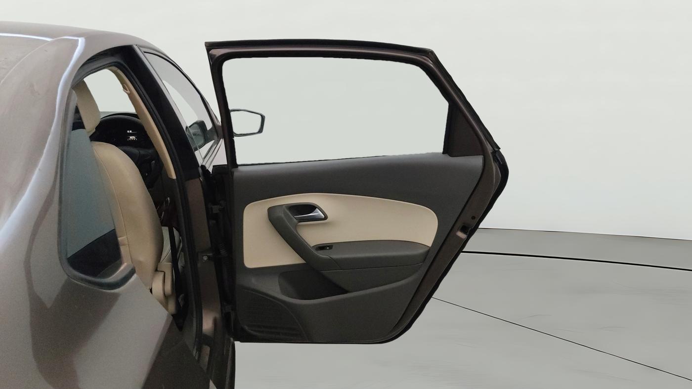 2014 Volkswagen Vento HIGHLINE PETROL AT, Petrol, Automatic, 92,363 km, RHS Rear Door