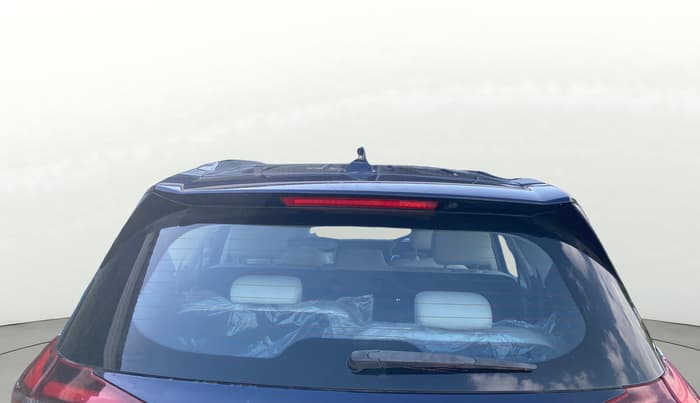 2021 Mahindra XUV700 AX 7 P AT 7 STR, Petrol, Automatic, 21,291 km, Rear Windshield