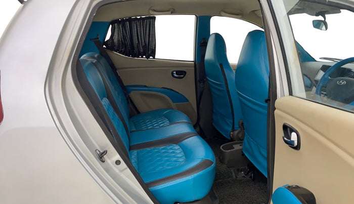 2015 Hyundai i10 SPORTZ 1.2, Petrol, Manual, 62,962 km, Right Side Rear Door Cabin