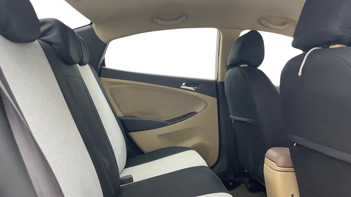 2012 Hyundai Verna FLUIDIC 1.6 VTVT SX, Petrol, Manual, 79,479 km, Right Side Rear Door Cabin
