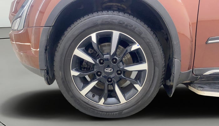 2021 Mahindra XUV500 W11(O), Diesel, Manual, 21,359 km, Left Front Wheel