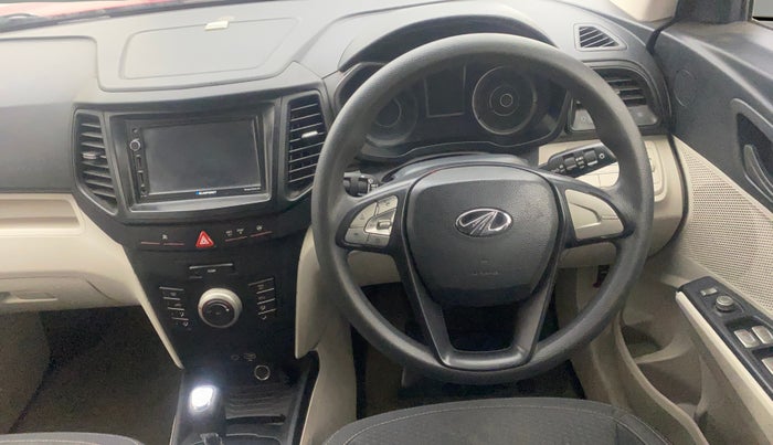 2021 Mahindra XUV300 W6 1.2 PETROL AMT, Petrol, Automatic, 59,831 km, Steering Wheel Close Up