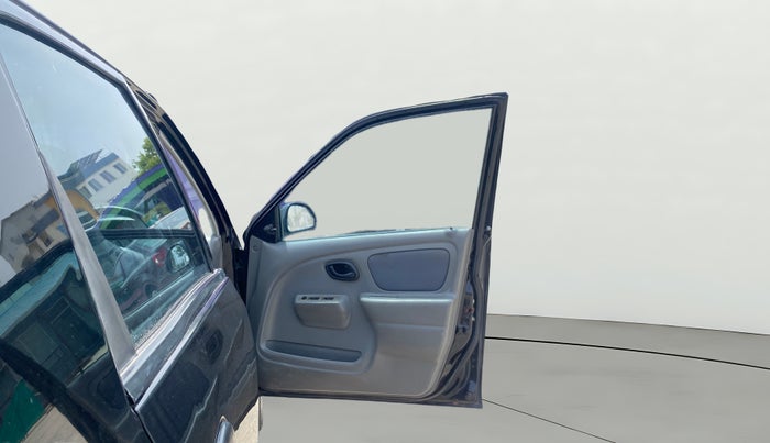 2013 Maruti Alto K10 VXI, Petrol, Manual, 43,647 km, RHS Front Door