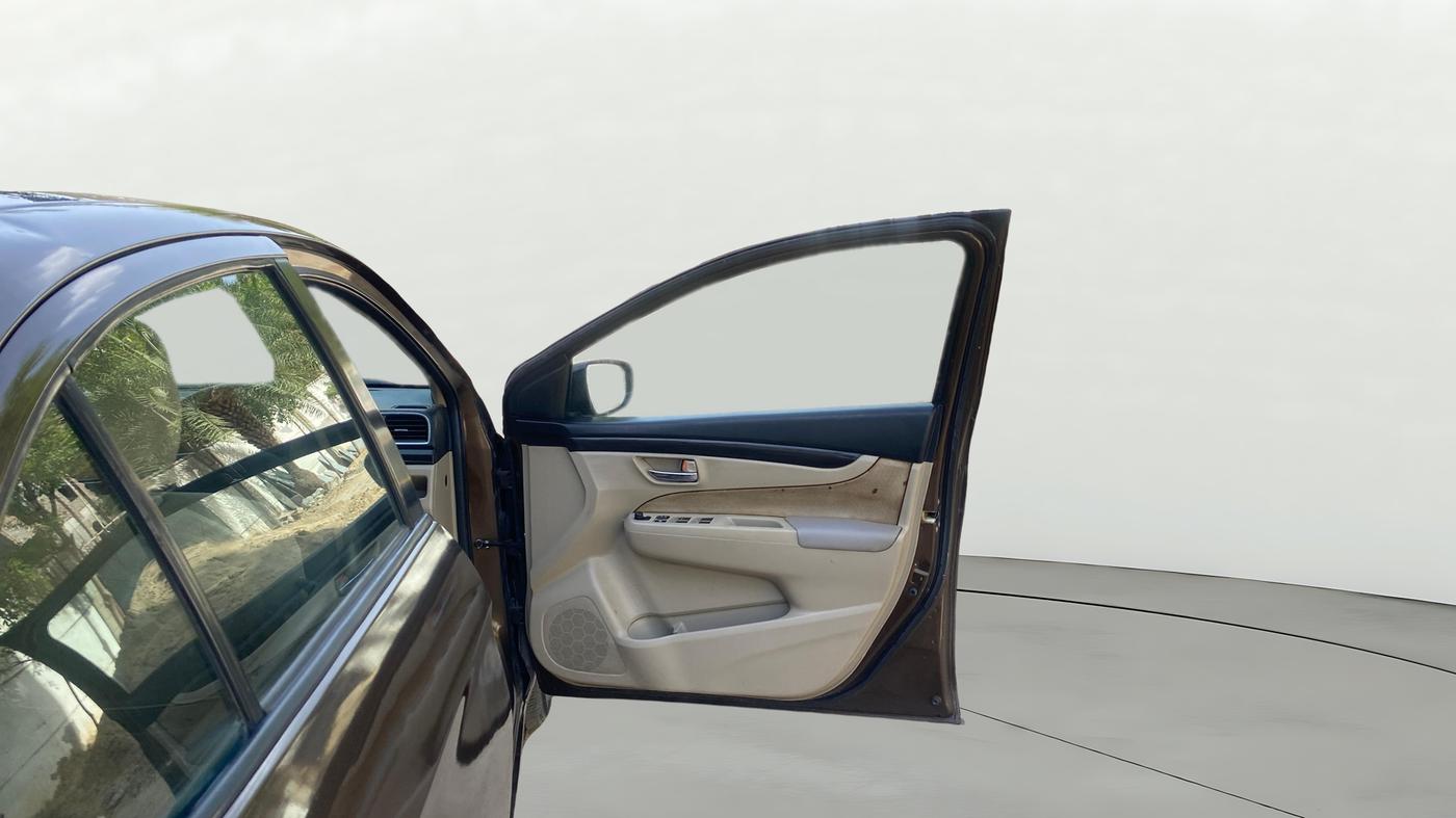 2015 Maruti Ciaz ZDI SHVS, Diesel, Manual, 66,228 km, RHS Front Door