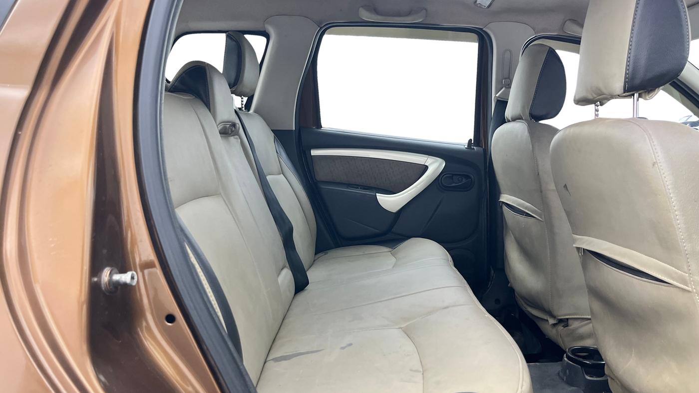2013 Renault Duster 85 PS RXL DIESEL, Diesel, Manual, 1,21,776 km, Right Side Rear Door Cabin