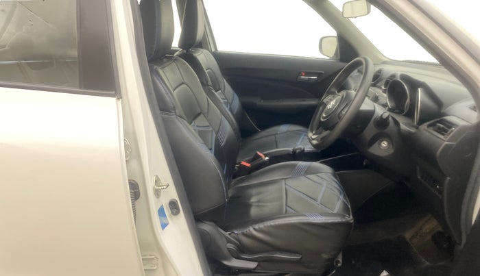 2020 Maruti Swift VXI AMT, Petrol, Automatic, 28,866 km, Right Side Front Door Cabin