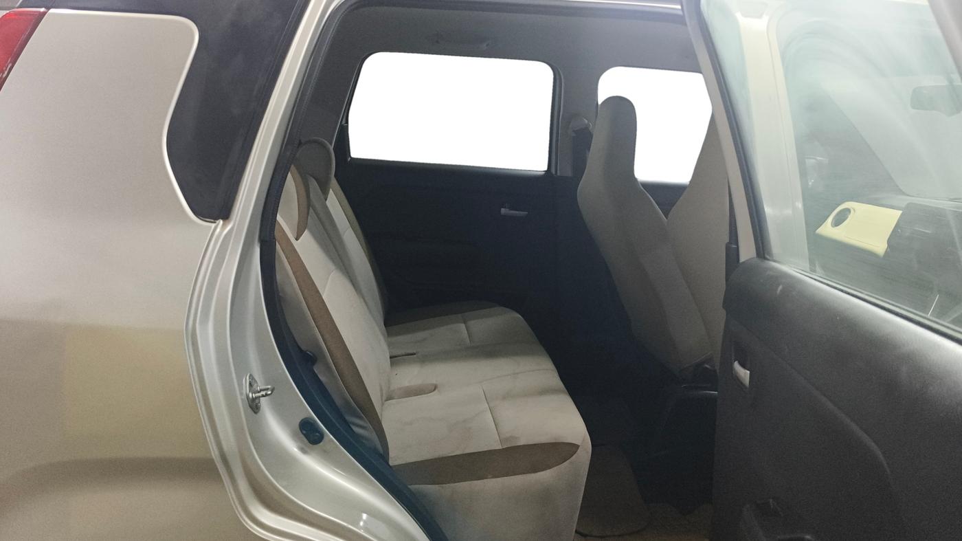 2021 Maruti New Wagon-R VXI 1.2, Petrol, Manual, 67,364 km, Right Side Rear Door Cabin
