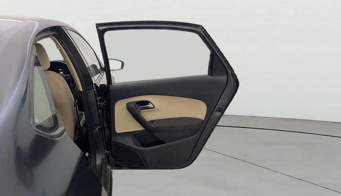 2017 Skoda Rapid AMBITION 1.6 MPI MT, Petrol, Manual, 1,19,944 km, RHS Rear Door