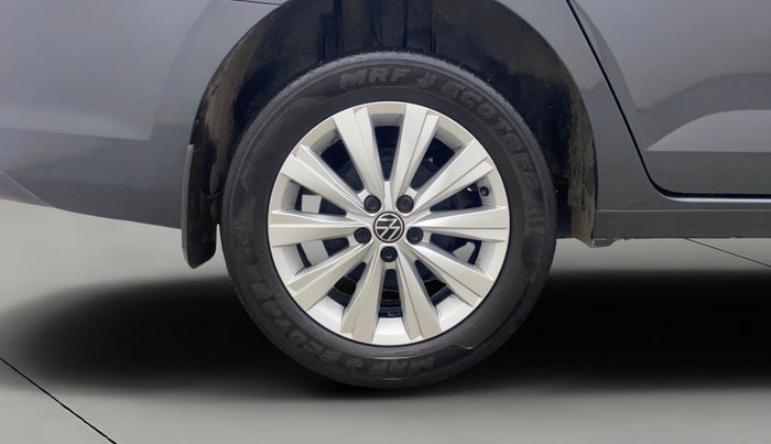 2024 Volkswagen VIRTUS HIGHLINE TSI 1.0 AT, Petrol, Automatic, 15,985 km, Right Rear Wheel