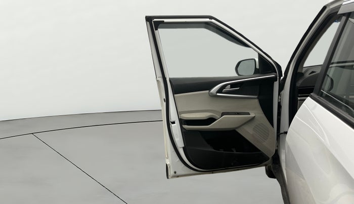 2022 KIA CARENS PRESTIGE 1.4 PETROL 7 STR, Petrol, Manual, 41,861 km, LHS Front Door