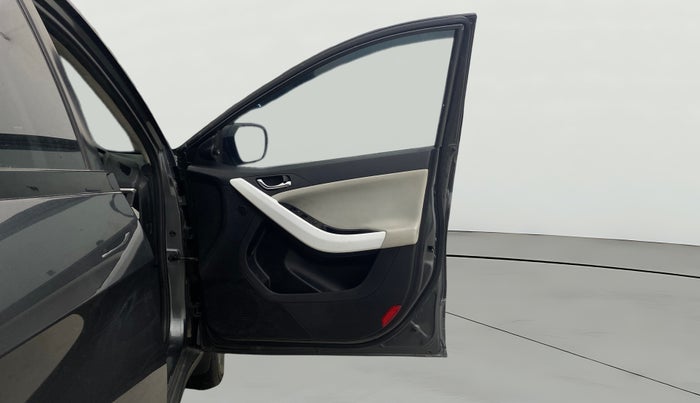 2024 Tata NEXON CREATIVE + AMT 1.5 DIESEL, Diesel, Automatic, 40,369 km, RHS Front Door