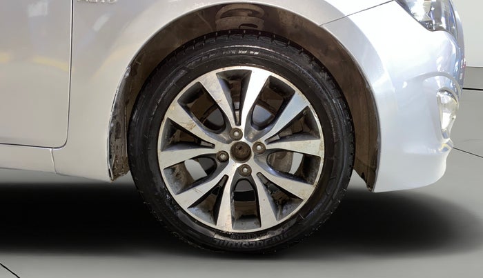 2017 Hyundai Verna 1.6 VTVT SX AT, Petrol, Automatic, 56,886 km, Right Front Wheel