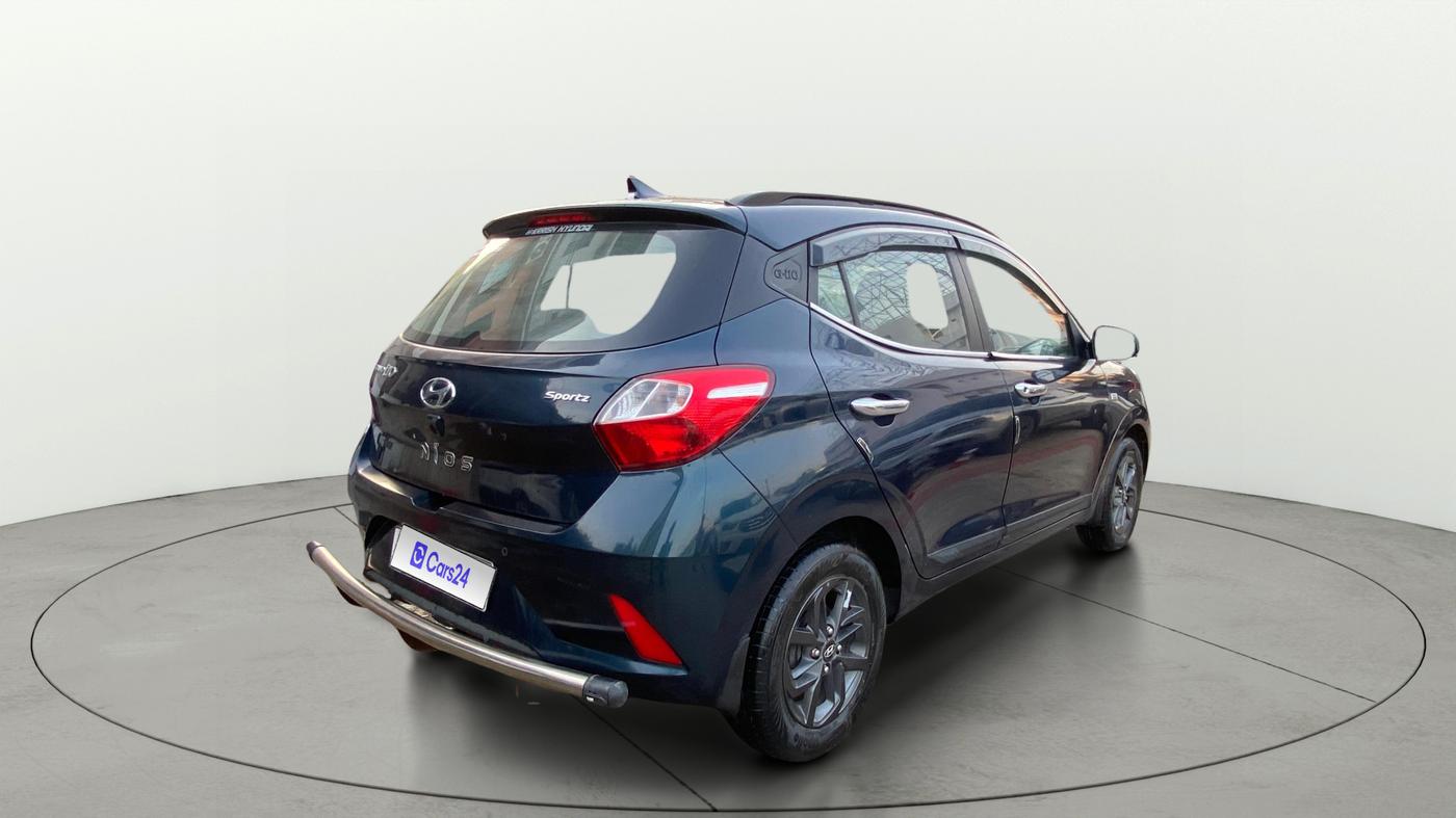 2021 Hyundai GRAND I10 NIOS SPORTZ AMT 1.2 KAPPA VTVT, Petrol, Automatic, 25,980 km, Right Back Diagonal