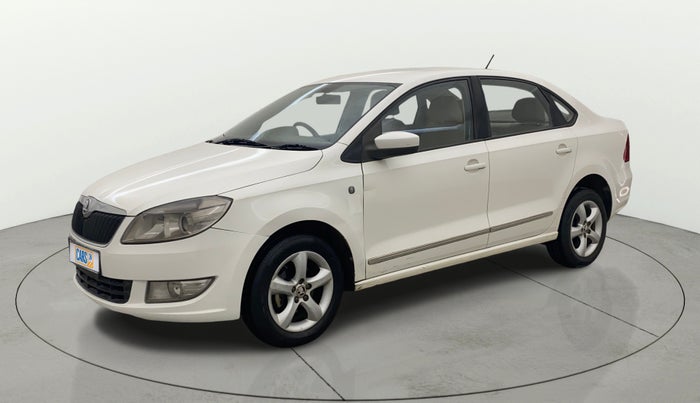 2014 Skoda Rapid ELEGANCE 1.6 MPI MT, Petrol, Manual, 1,07,359 km, Left Front Diagonal