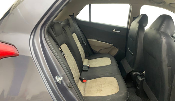 2017 Hyundai Grand i10 SPORTZ (O) AT 1.2 KAPPA VTVT, Petrol, Automatic, 31,331 km, Right Side Rear Door Cabin