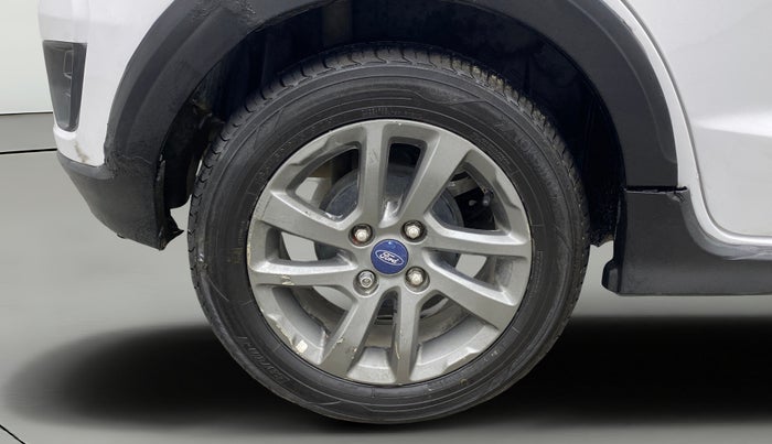 2018 Ford FREESTYLE TITANIUM 1.2 PETROL, Petrol, Manual, 1,00,443 km, Right Rear Wheel