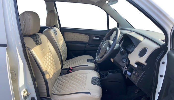 2017 Maruti Wagon R 1.0 VXI, CNG, Manual, 55,357 km, Right Side Front Door Cabin