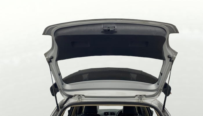 2015 Volkswagen Polo HIGHLINE1.2L, Petrol, Manual, 1,05,657 km, Boot Door Open