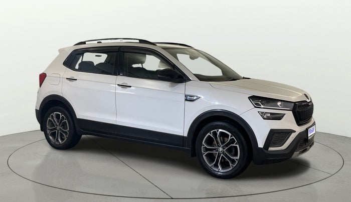 2023 Skoda KUSHAQ STYLE 1.0L TSI AT (6 AIRBAGS), Petrol, Automatic, 39,765 km, Right Front Diagonal