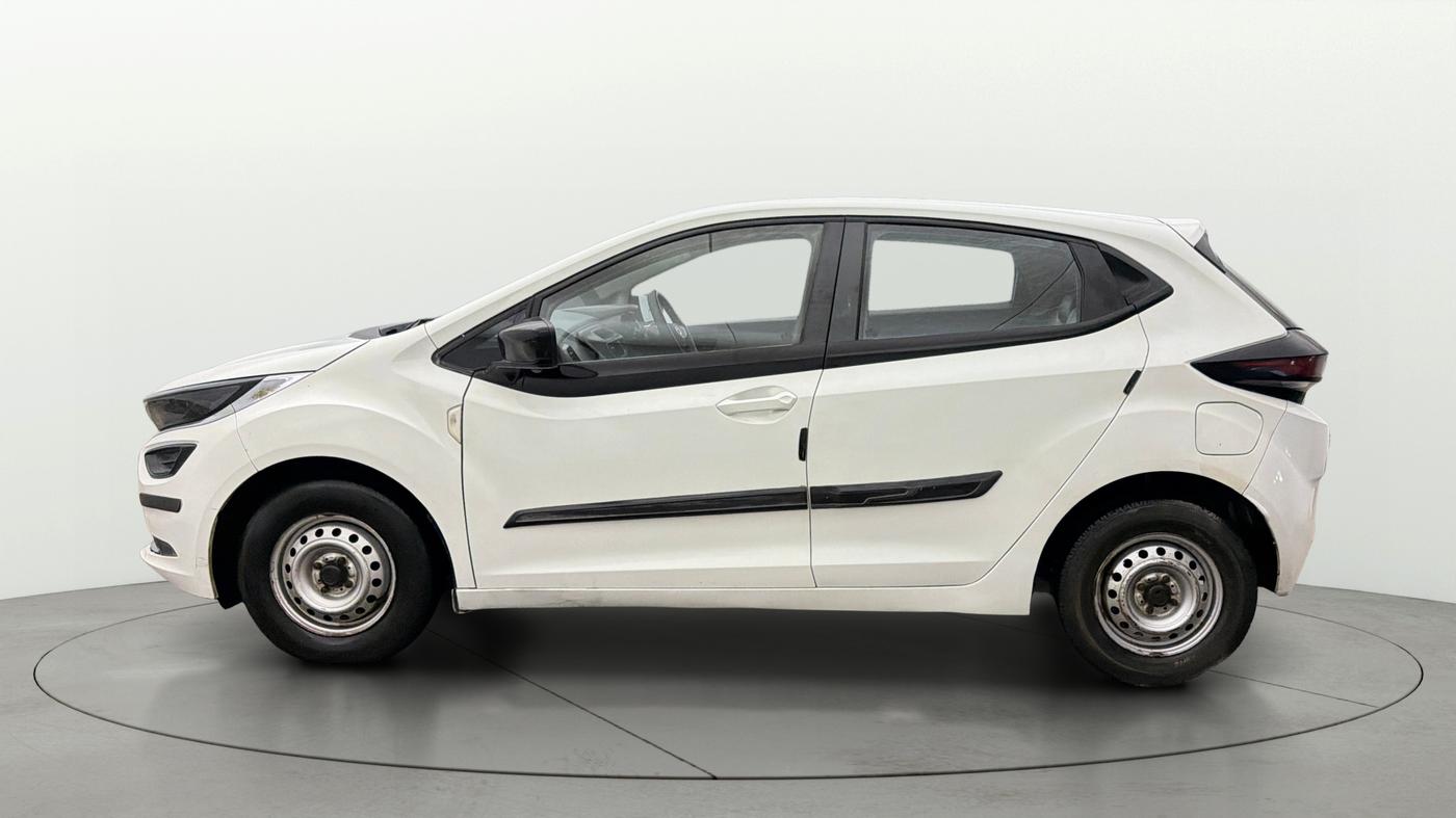 2021 Tata ALTROZ XE PETROL, CNG, Manual, 48,716 km, Left Side