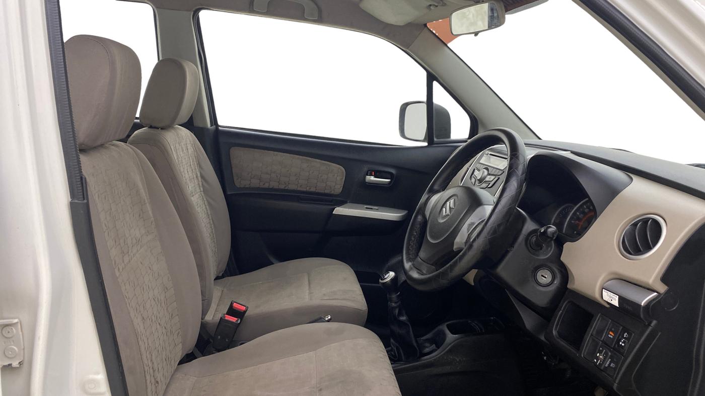 2013 Maruti Wagon R 1.0 VXI, CNG, Manual, 1,18,028 km, Right Side Front Door Cabin