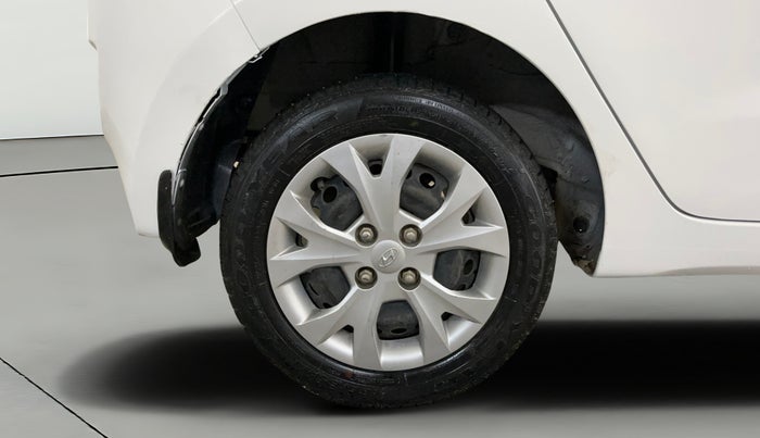 2016 Hyundai Grand i10 MAGNA AT 1.2 KAPPA VTVT, Petrol, Automatic, 17,442 km, Right Rear Wheel