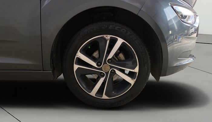 2023 Tata ALTROZ XZ CNG, CNG, Manual, 52,836 km, Right Front Wheel