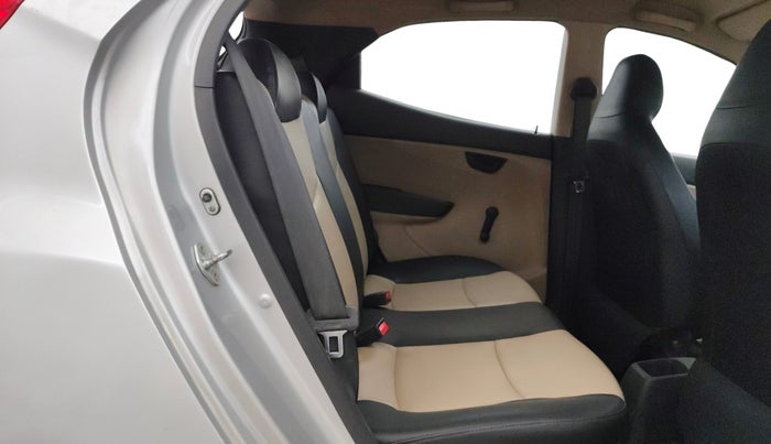 2015 Hyundai Eon ERA +, Petrol, Manual, 70,797 km, Right Side Rear Door Cabin