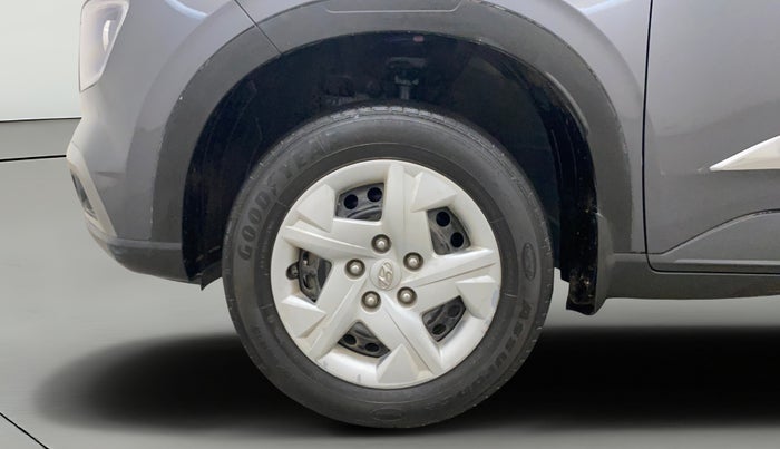 2022 Hyundai VENUE S+ 1.2, CNG, Manual, 56,314 km, Left Front Wheel