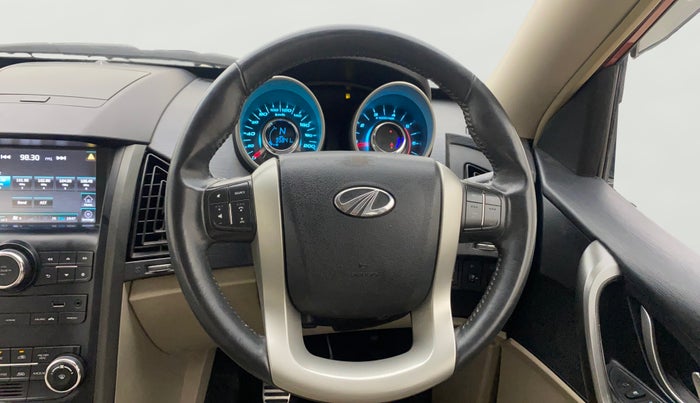 2015 Mahindra XUV500 W10, Diesel, Manual, 95,830 km, Steering Wheel Close Up