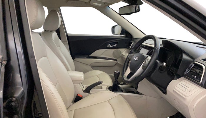 2020 Mahindra XUV300 W8 (O) 1.2 PETROL, Petrol, Manual, 44,951 km, Right Side Front Door Cabin
