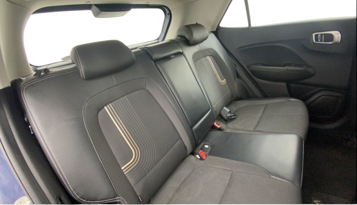 2020 Hyundai VENUE SX 1.0 (O) TURBO, Petrol, Manual, 40,753 km, Right Side Rear Door Cabin