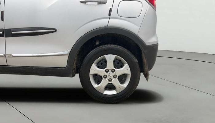 2023 Mahindra XUV300 W6 1.2 PETROL, Petrol, Manual, 38,391 km, Left Rear Wheel